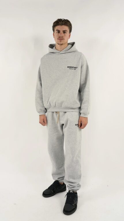 Essentials FW24 Light Heather trainingspak