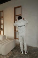 Fear of God Essentials trainingspak Light Oatmeal